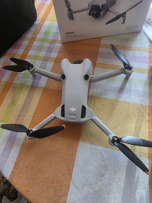 Дрон DJI Mini 4 Pro