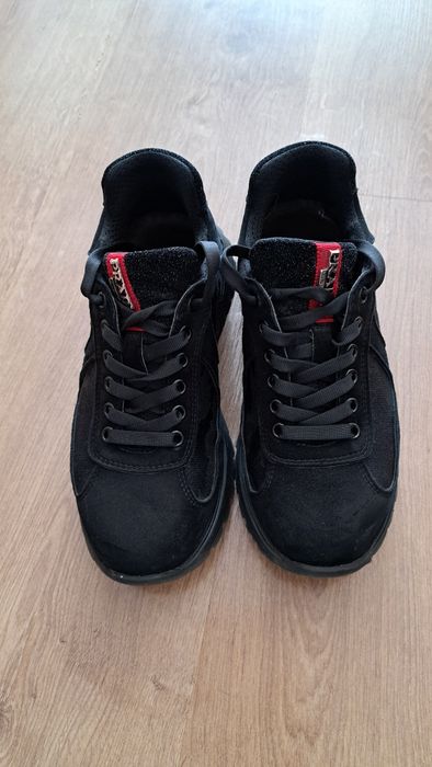 Дамски обувки от естествени материали