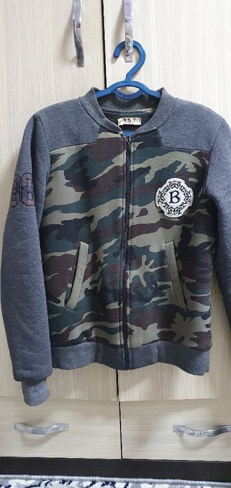 Утепленный бомбер куртка, олимпийка, ветровка