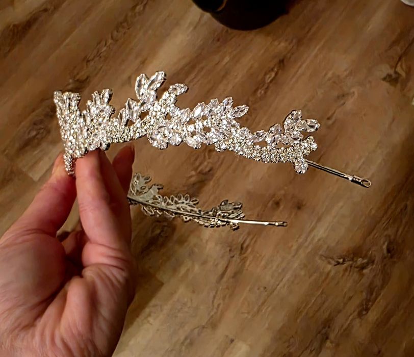 Vând diadema glamadea