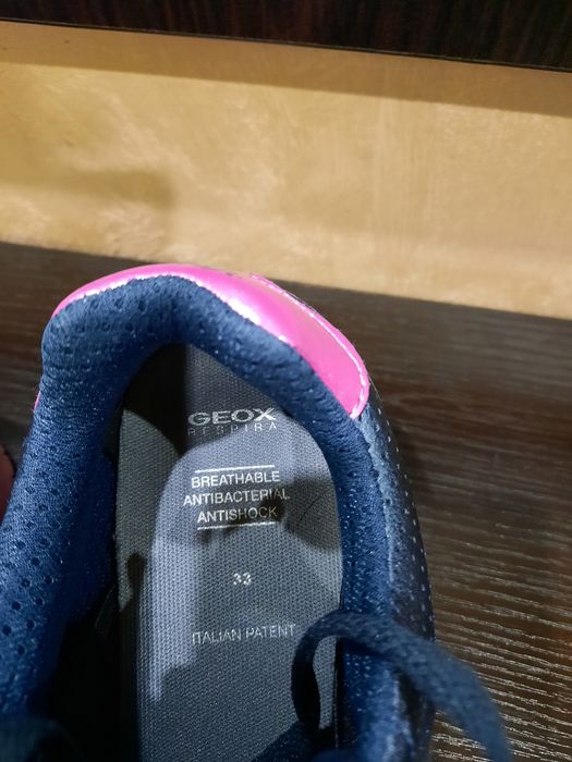 Светещ GEOX естествена кожа