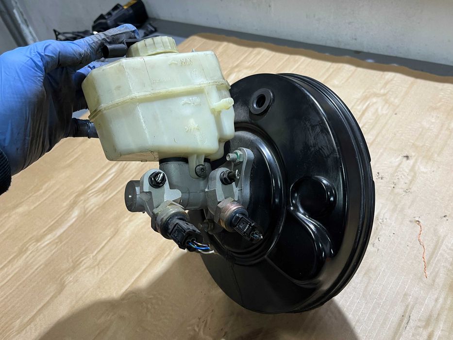 Серво със спирачна помпа за BMW E46 (DSC)
