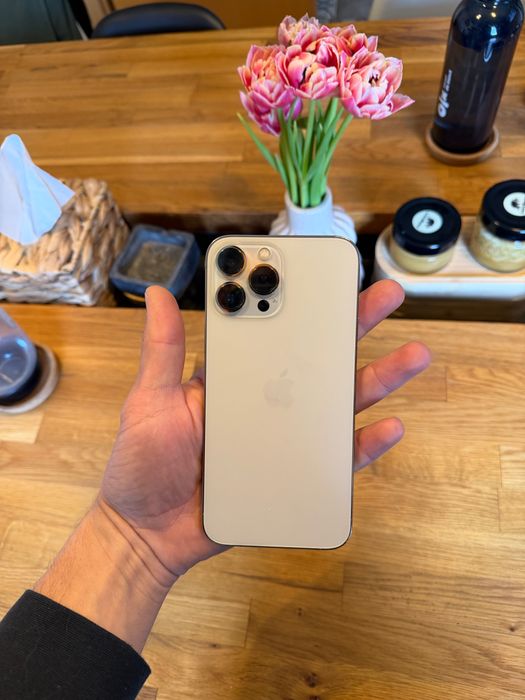iphone 13 pro MAX gold