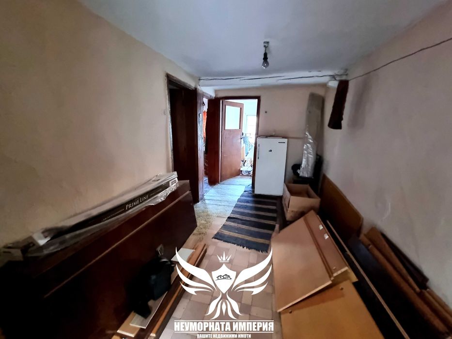 Продавам триетажна вила/къща 193РЗП с 220кв.м. двор в село Дряново община Лъки