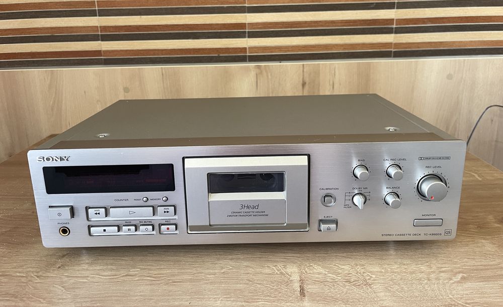 Casetofon Deck Sony TC-KB 920S-QS.