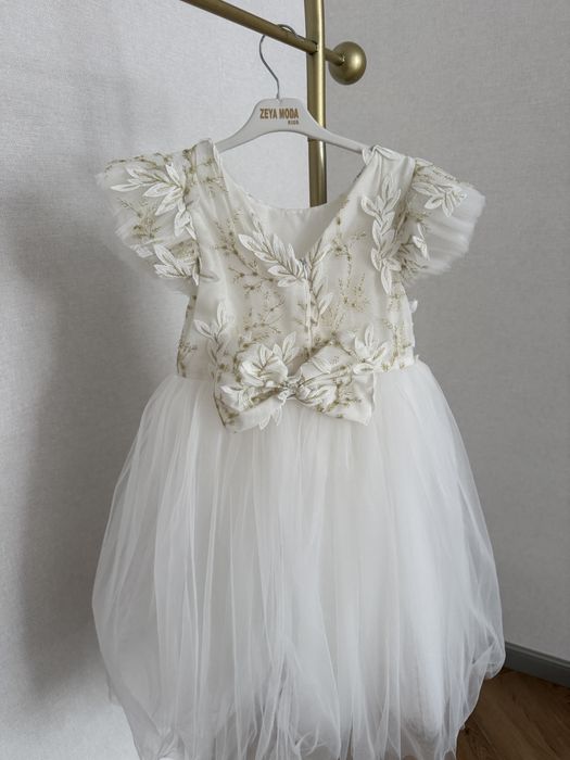 Продам платья для девочки