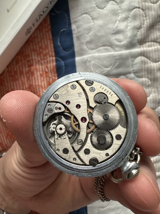 Продам карманные часы Молния (1970-е годы)