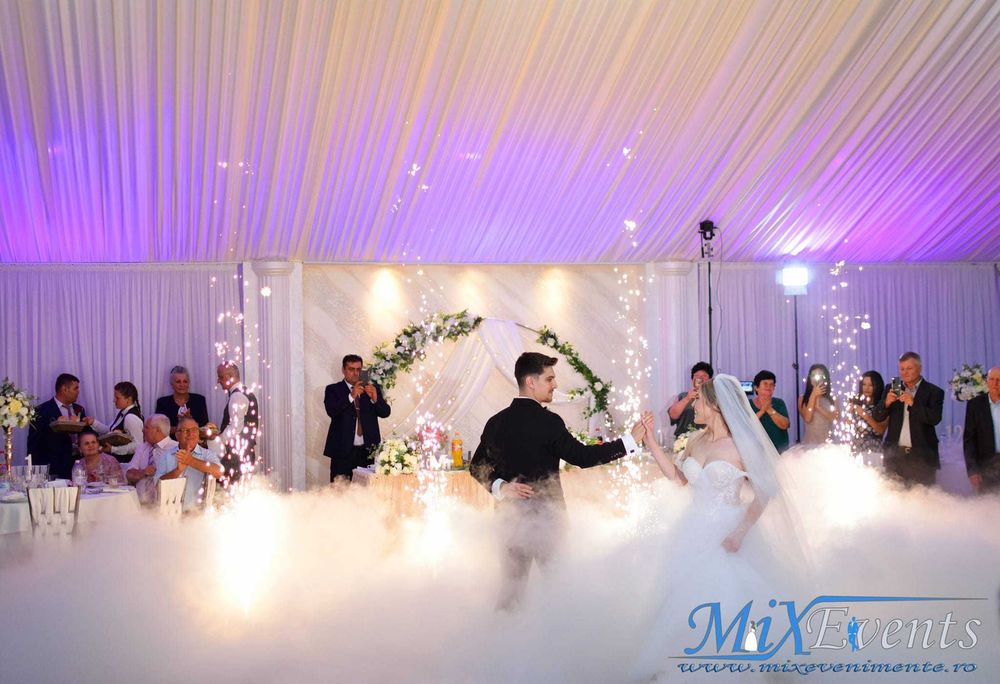 Fum greu – gheata carbonica, artificii rotative, baloane sapun cu fum