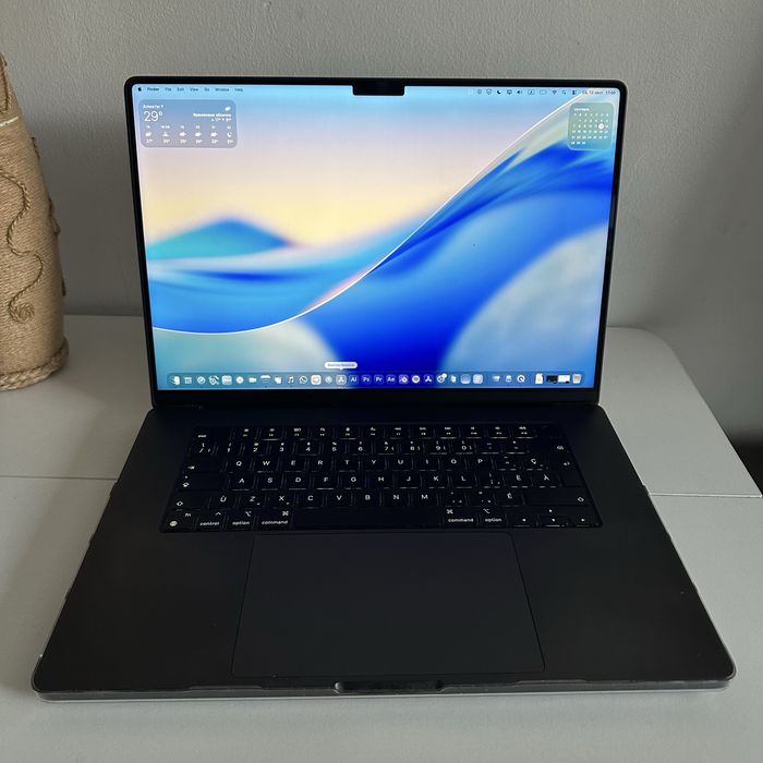 MacBook Pro 16 дюйм/M3 Pro/18gb/512gb