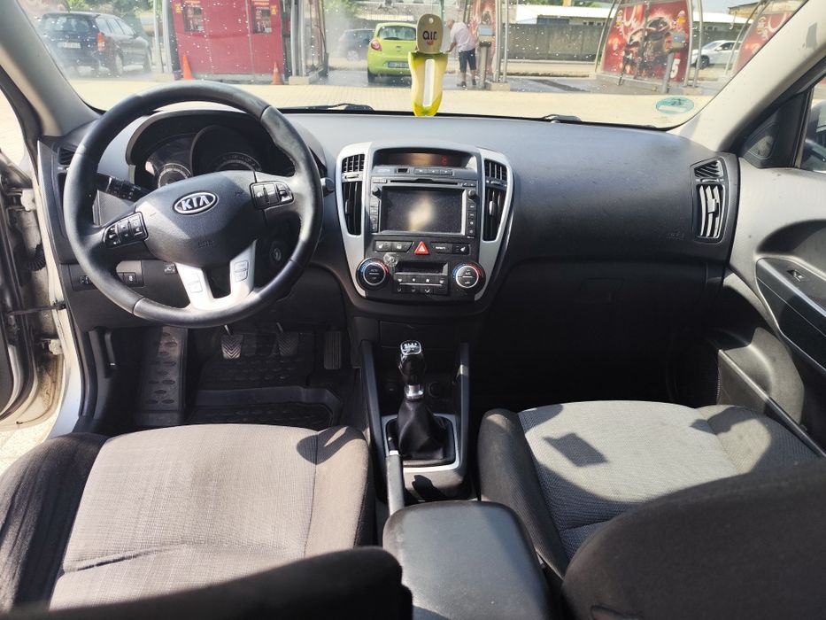 Kia.    Ceed 1.4 benzina și Gpl