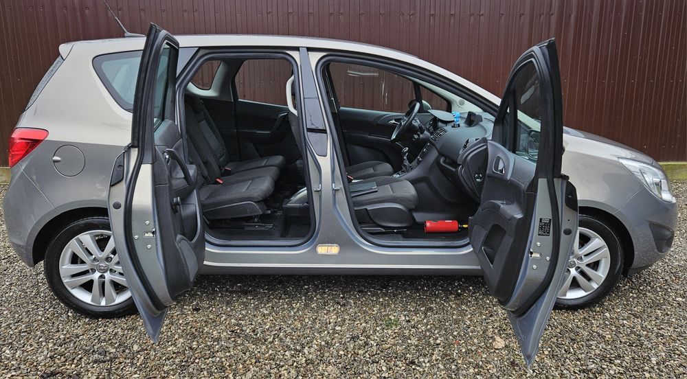 Opel Meriva de vânzare 92600km 1.3d
