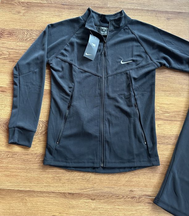 Дамски,памучен екип Nike с бродирано лого,тъмно син цвят