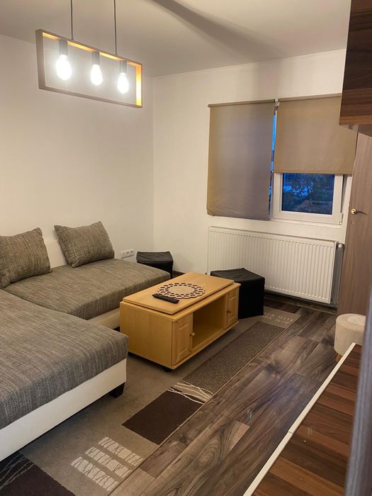 Închiriez garsoniera în Reșița zona Renk  pe termen lung tel zero 746noua88299