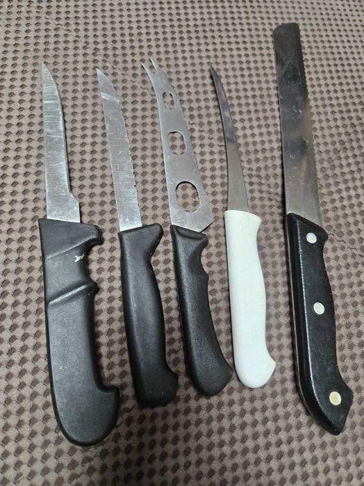 Лот ножове 20 лв