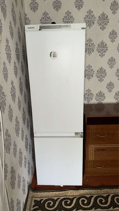 Холодильник бу продам