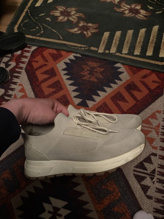 Оригинал , срочно продам обувь