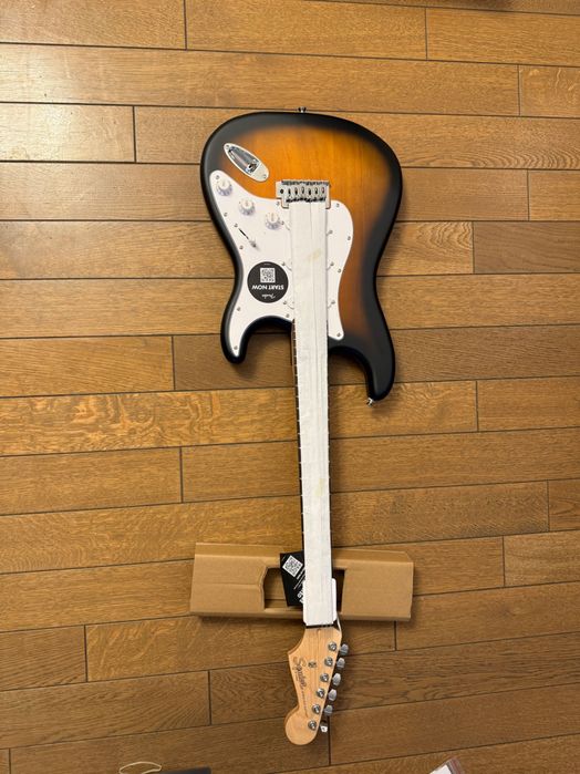 Chitara electrica Squier by Fender Debut Stratocaster noua - sigilata.