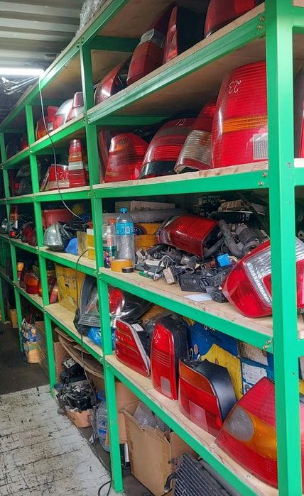 Распродажа задних фонарей