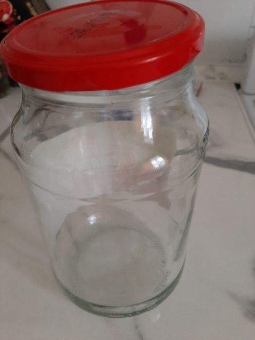 Банки с крышками