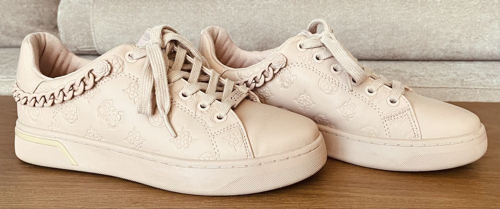 Кецове Guess еко кожа 38 номер