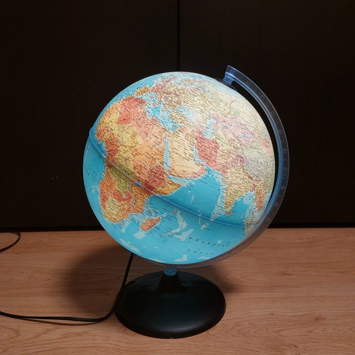 Светещ глобус  60-70 см
