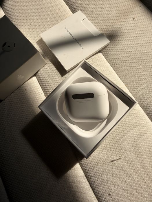Casti Apple AirPods 4, Active Noise Cancellation