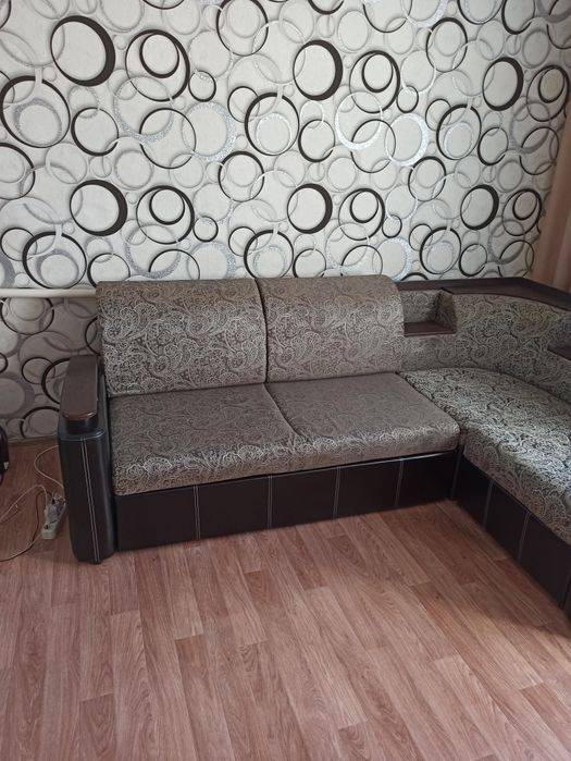 Продам диван угловой