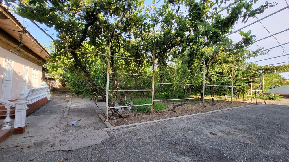 Ховли уй Сотилади