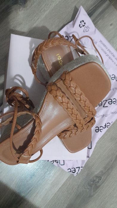 Sandale de vânzare DeeZee