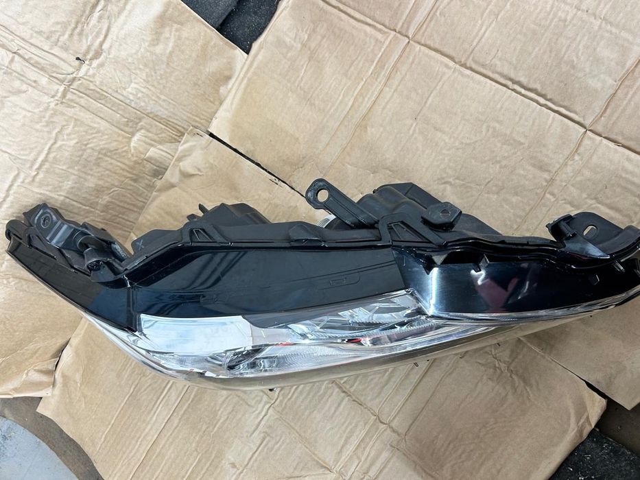 Фара на Камри 75