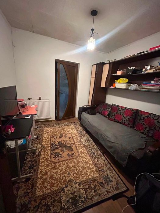 Vând apartament cu două camere decomandat