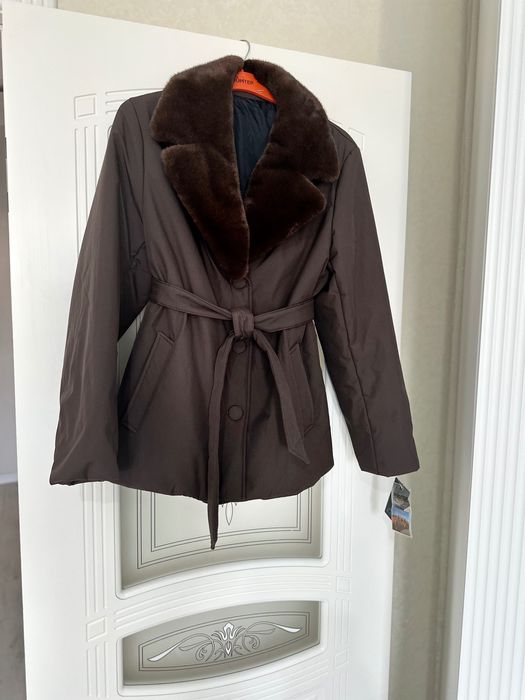 Куртка с воротником