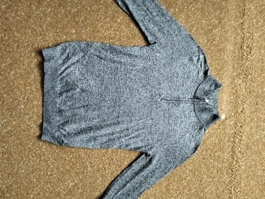 Продам теплые худи и свитер на мальчика.