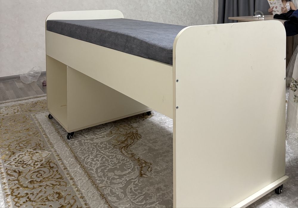 кроват продается