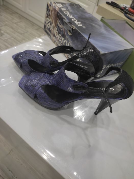 Продам итальянские босоножки