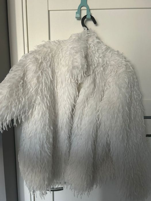 Шубка нарядная белая