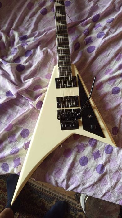 Chitara electrica Jackson JS Series Rhoads JS32 Ivory
