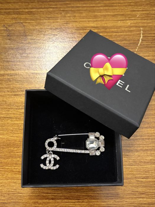 Brosa inscriptionata ac