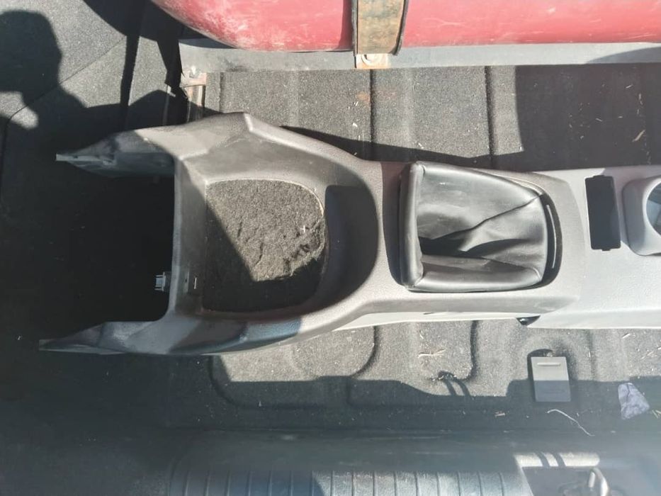 Gentra bar sotiladi holati ideal hamma natsasi joyida qirilmagan