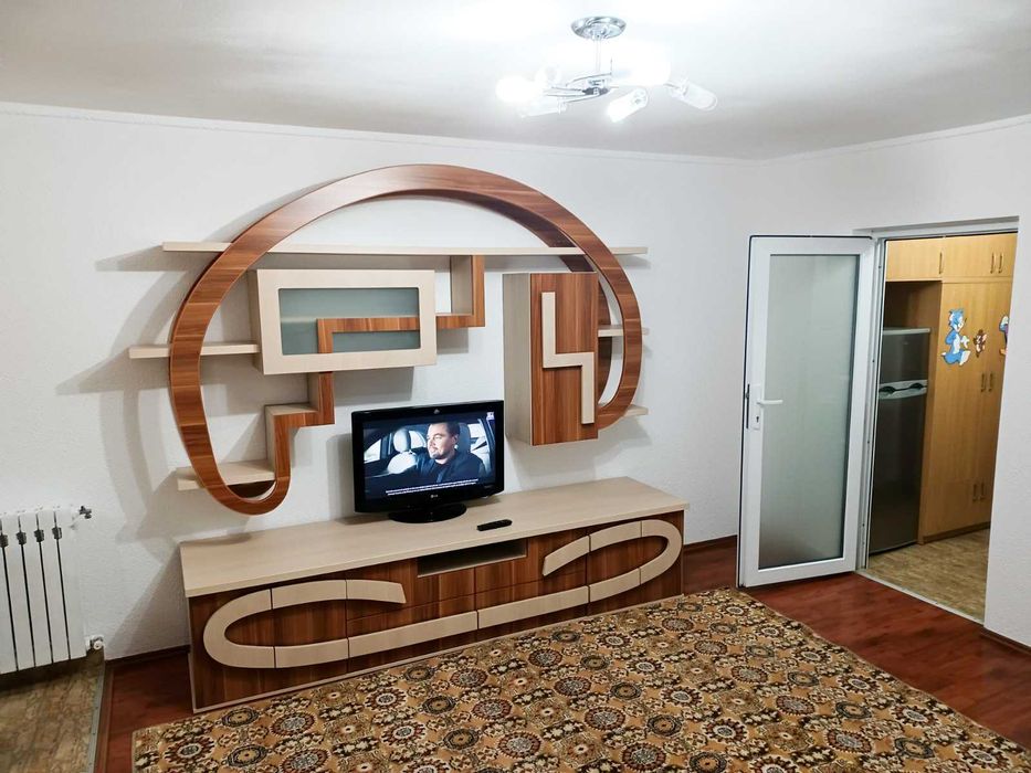 PROPRIETAR inchiriez garsoniere, zona Far Supeco