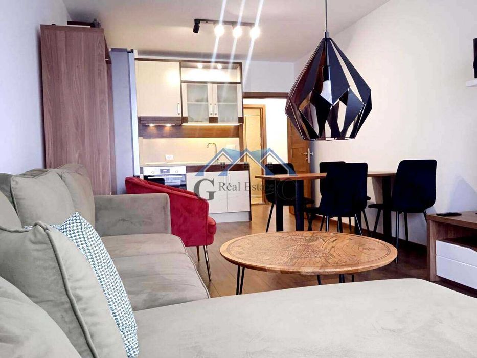 Продава се Двустаен апартамент в Варна, Бриз - 89 кв.м за 2248 €/кв.м - Снимка #1