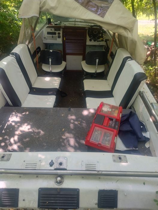 Barca cu motor inboard Diesel
