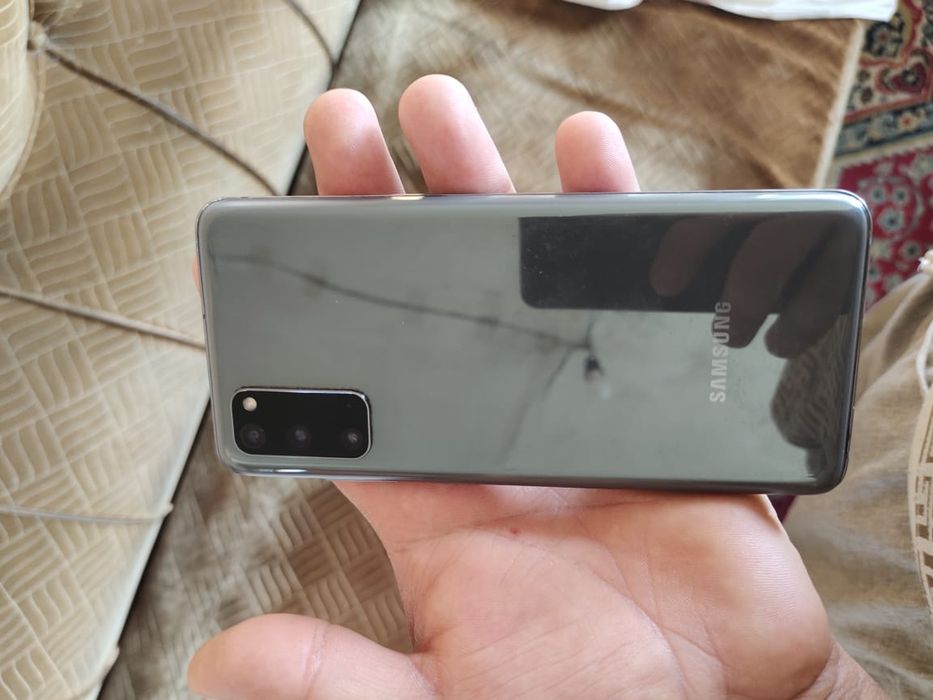 Samsung s20 8/128
