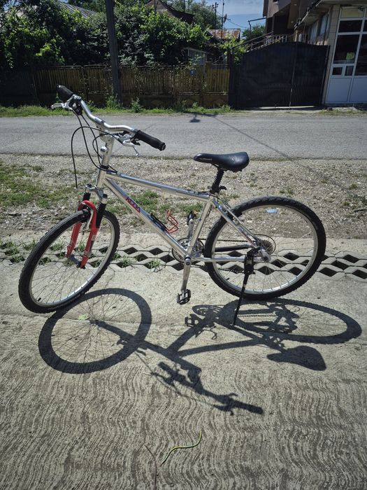 Vând bicicleta in stare buna