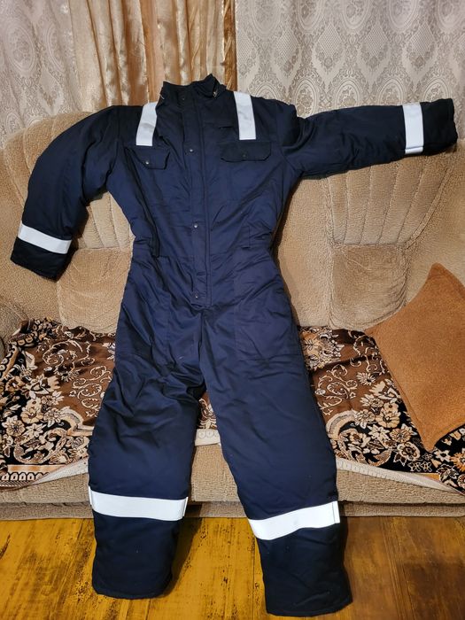 Продаётся зимний и летние комбинезоны