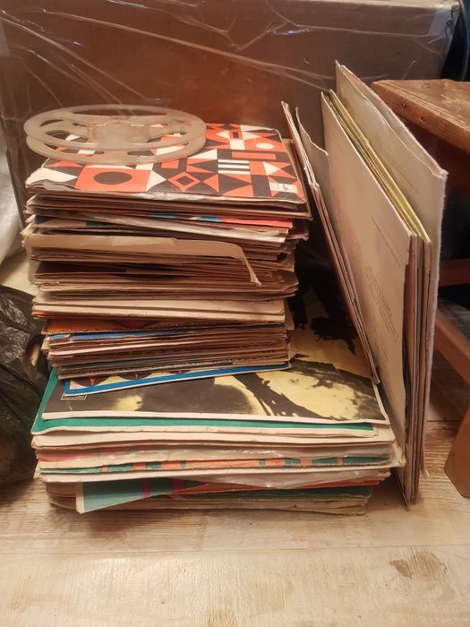 Продаются пластинки