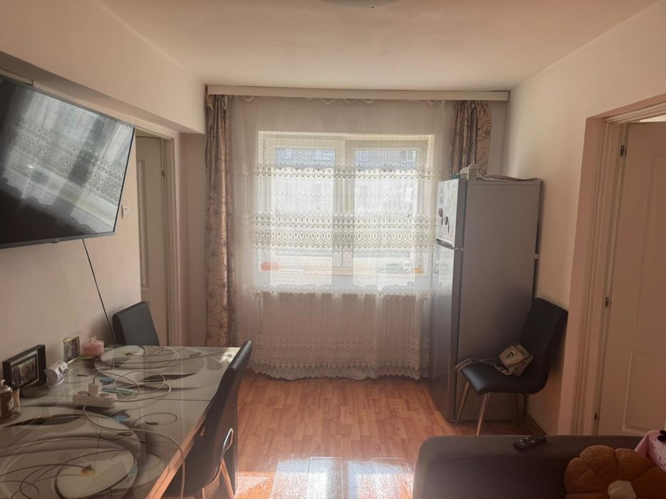 Vand apartament in Plopeni