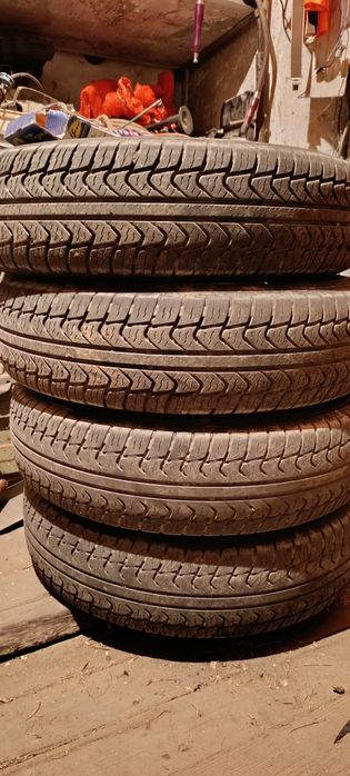 Продам летнию резину с дисками
