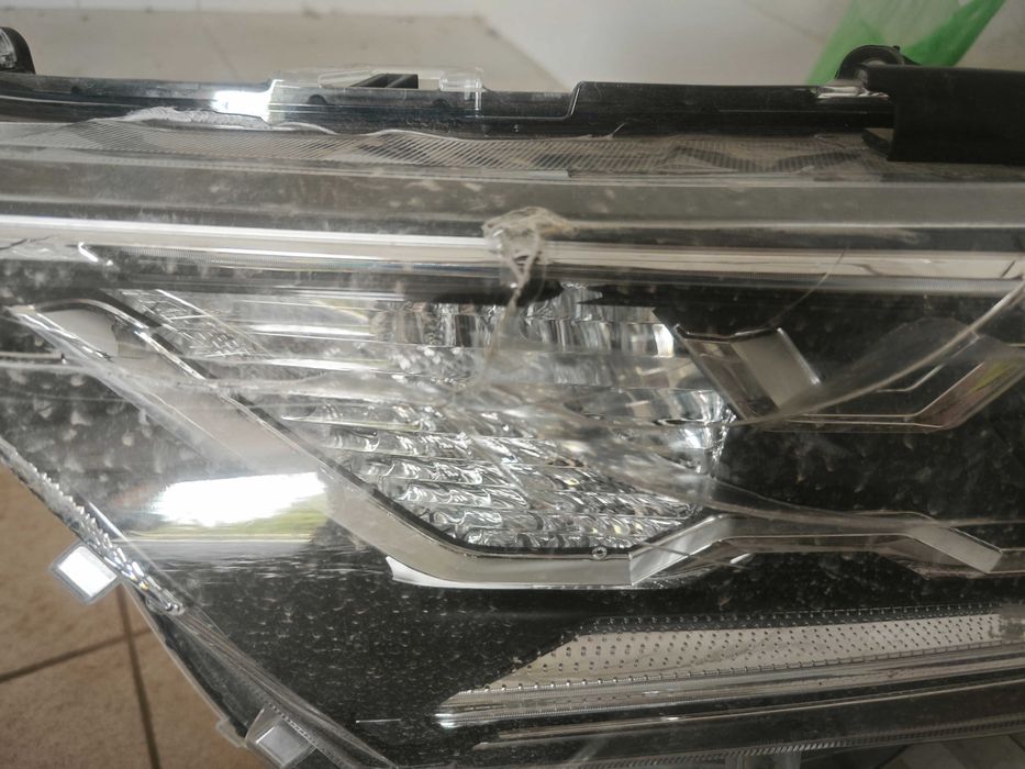 Фара машины от Тойота РАВ4