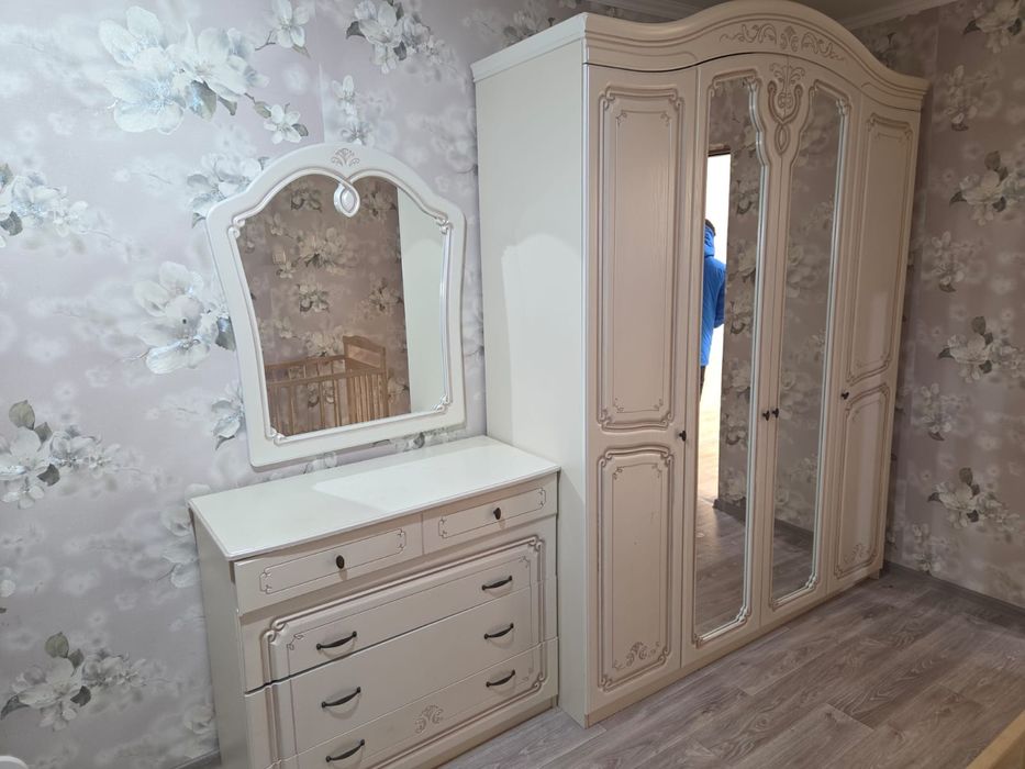 Срочно срочно продам спальный гарнитур